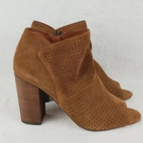 Jessica SImpson Kymber Tan Leather Bootie - Picture 1 of 8